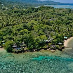 Savasi Island, Savusavu Fiji, Resort waterfront