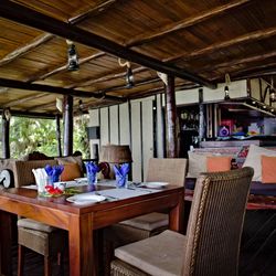 Savasi Island Resort Dining and bar